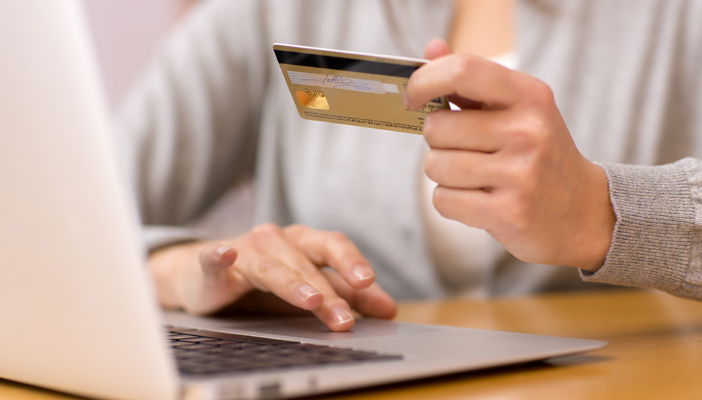 The Benefits and drawbacks of internet Shopping